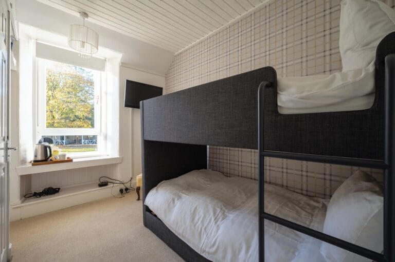Room 6 - bedroom 6